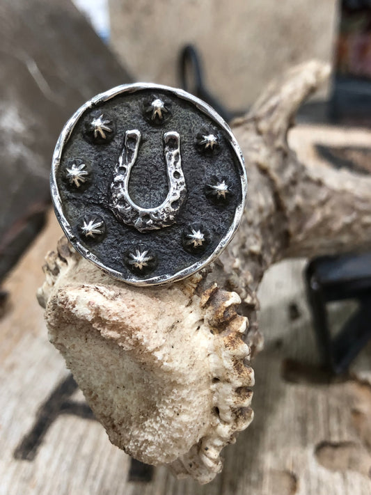 RUSTIC Horseshoe Ring Size 8