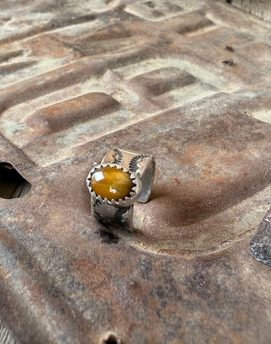 .925 Tiger’s Eye Ear Cuff