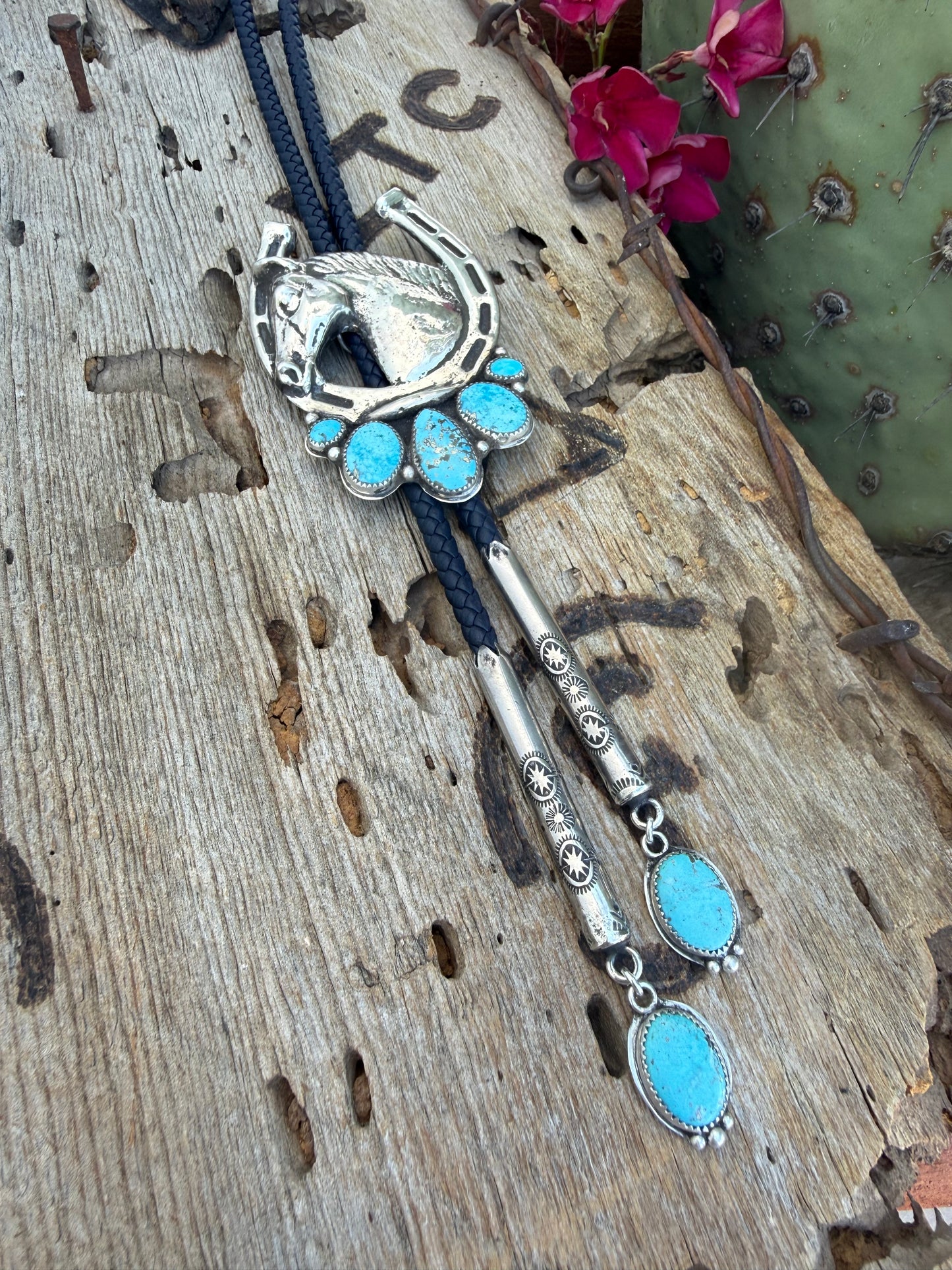 Massive .925 Horseshoe Bolo