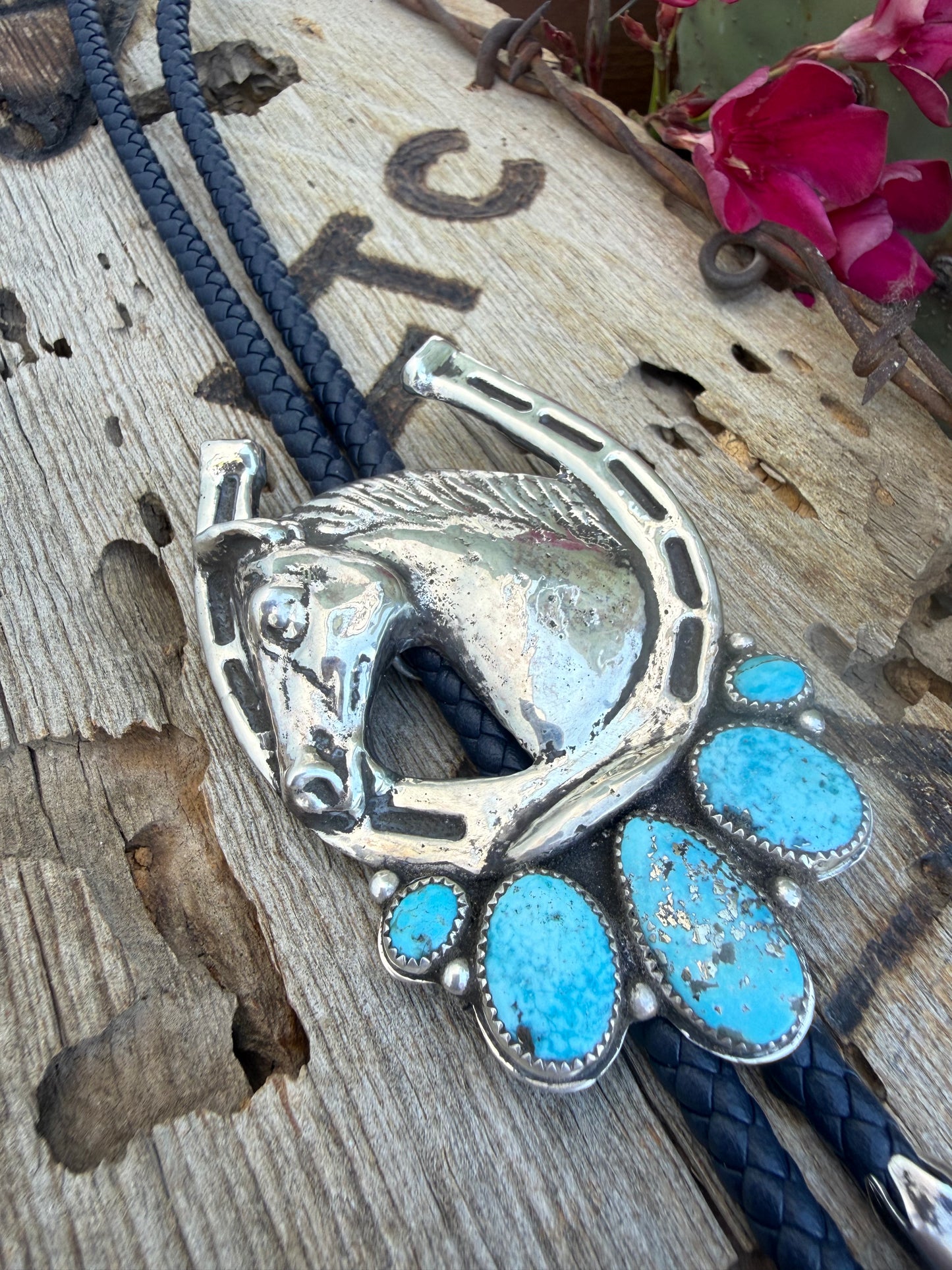 Massive .925 Horseshoe Bolo